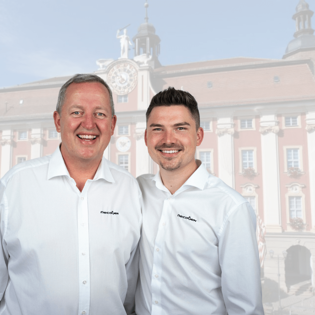 Geschäftsführer der Necotek GmbH Vor dem Rathaus in Bad Windsheim